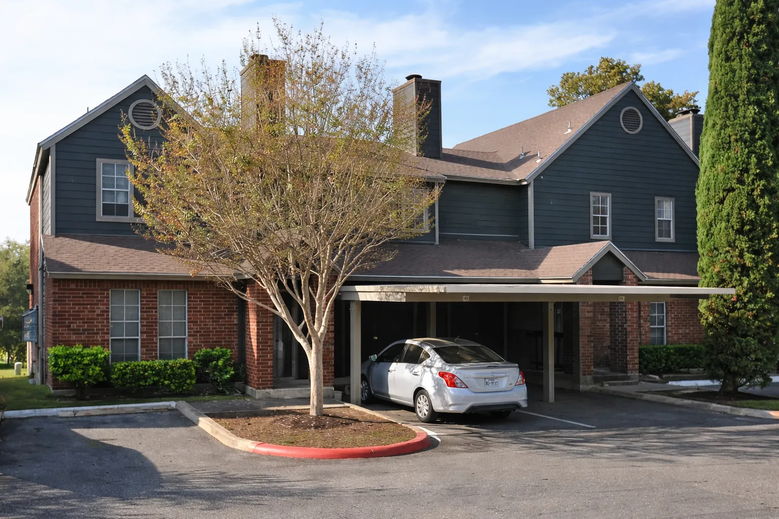 Building exterior at Vista Lago