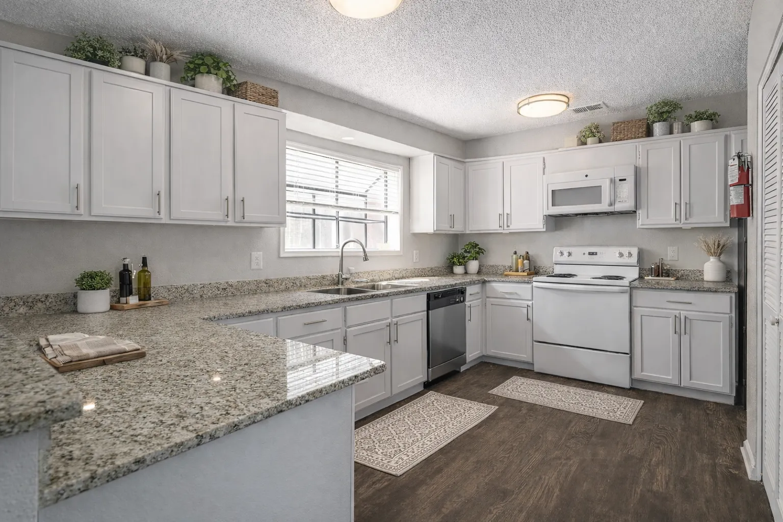 Kitchen at Vista Lago