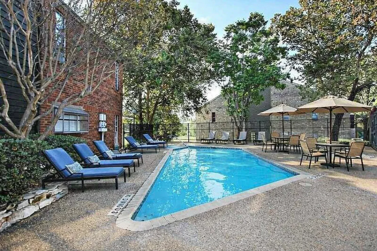 Poolside at Vista Lago